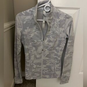 lululemon athletica Women's Light Gray Camo Utility Jacket